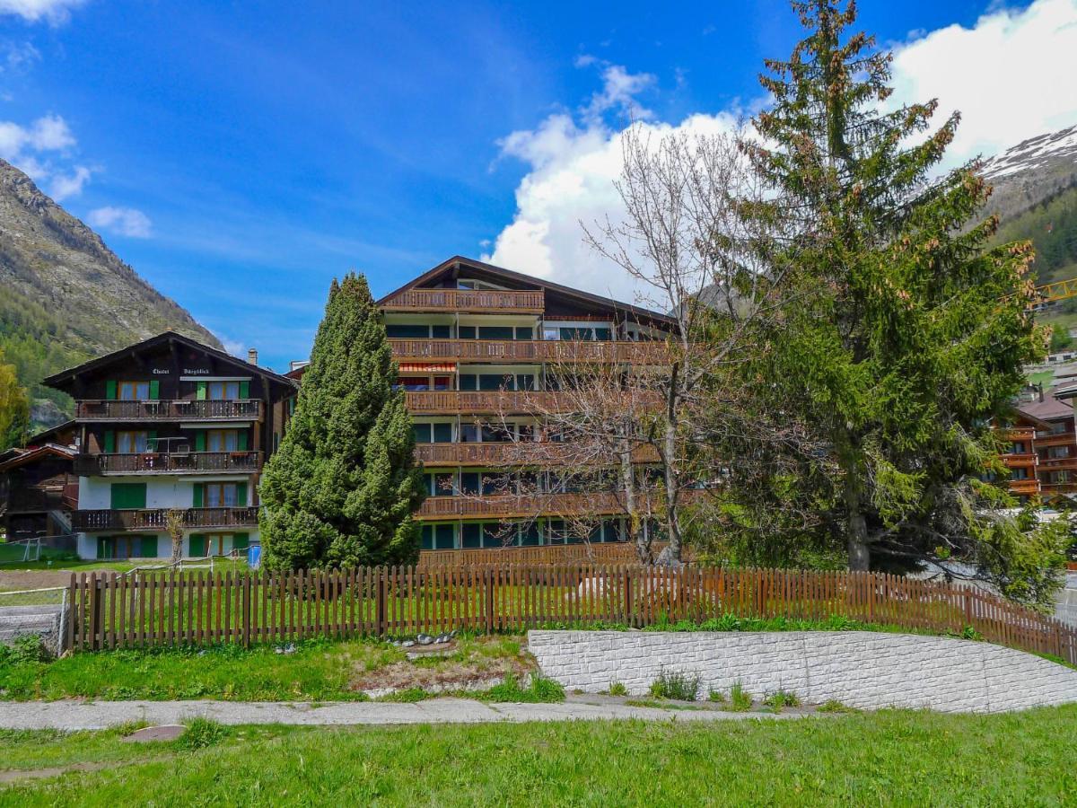 Apartment Matten